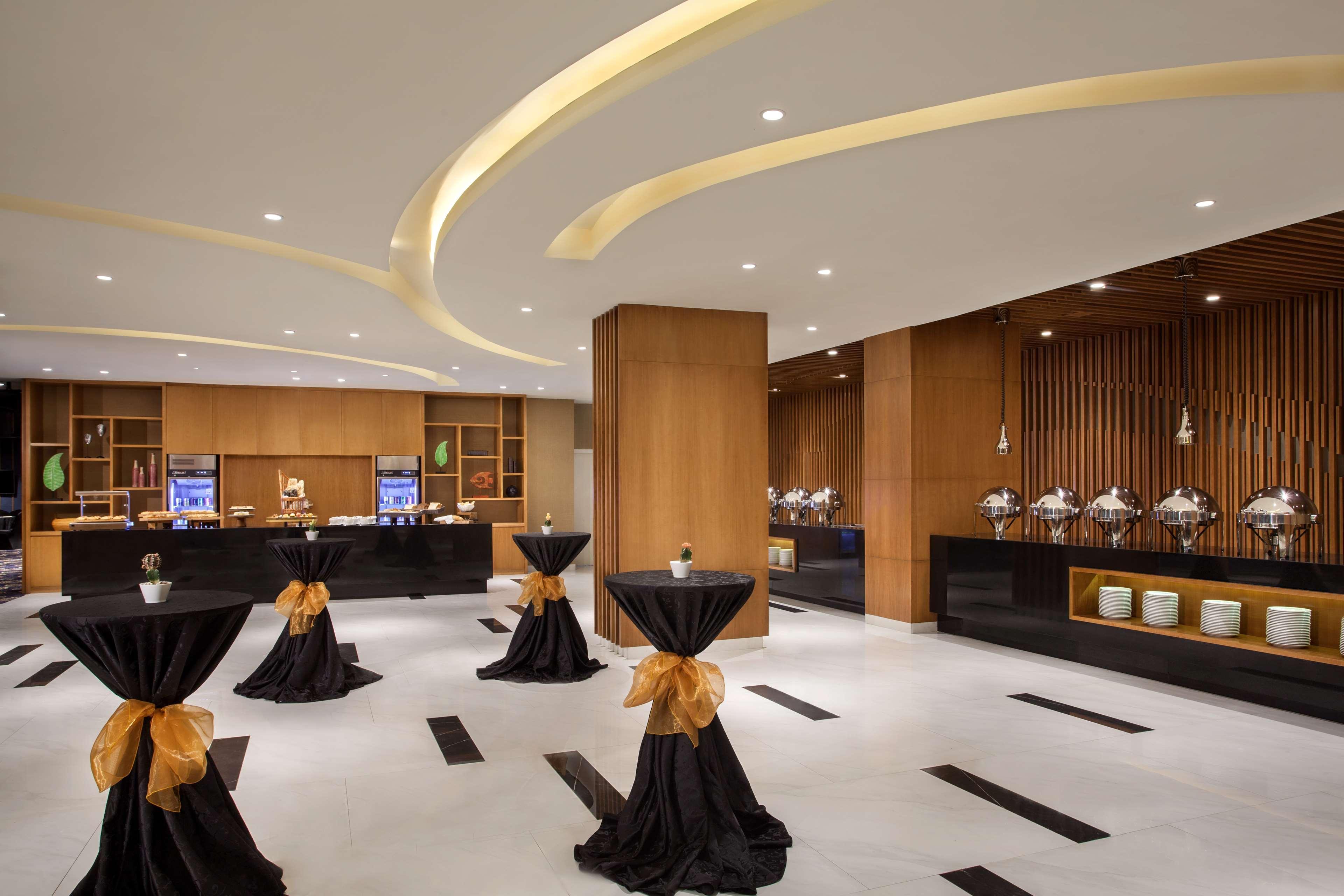 Radisson Golf & Convention Center Batam Hotel Exterior foto